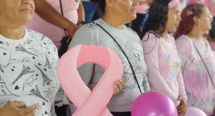 En Santa Bárbara marcharon contra el cáncer de mama