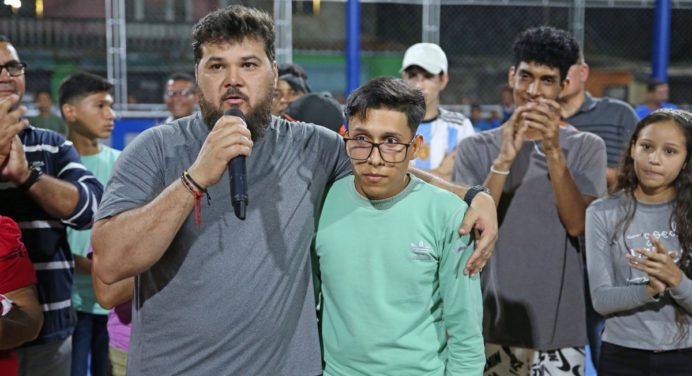 Gobernador Luna entrega cancha de Sabana Grande completamente rehabilitada