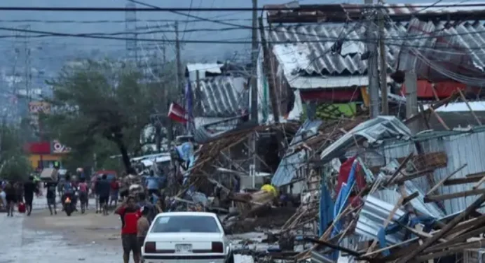 Huracán Otis deja 27 muertos e incomunicada la ciudad de Acapulco
