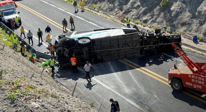 Identifican a 12 de 16 migrantes venezolanos fallecidos en accidente vial en México