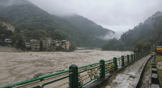 Inundaciones en la India dejan cinco muertos y 23 militares desaparecidos