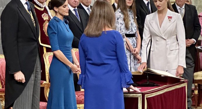 Heredera del trono de España cumple 18 años y jura fidelidad a la Constitución