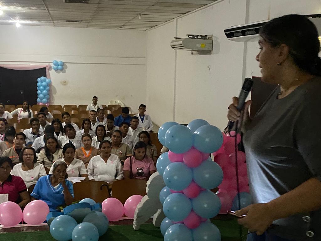 María Rebeca Gómez presenta el Plan de Disminución de Muertes Maternas y Neonatales a promotores del municipio Libertador al sur de Monagas.