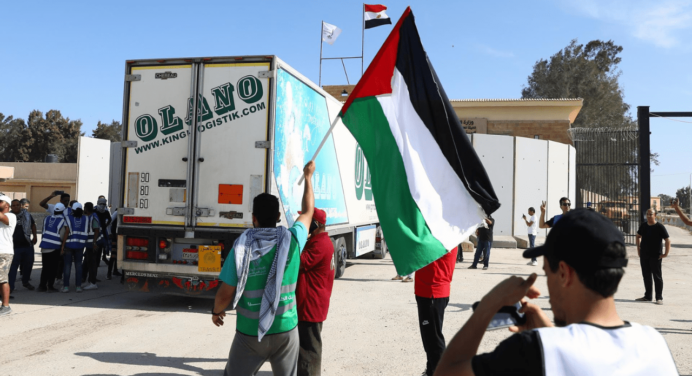 Llega nuevo convoy de ayuda humanitaria a Franja Gaza desde Egipto de los 39 enviados