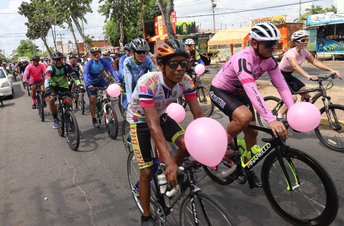 mas de 200 ciclistas participaron en rodada rosa en la lucha contra el cancer de mama laverdaddemonagas.com rodada rosa en maturin