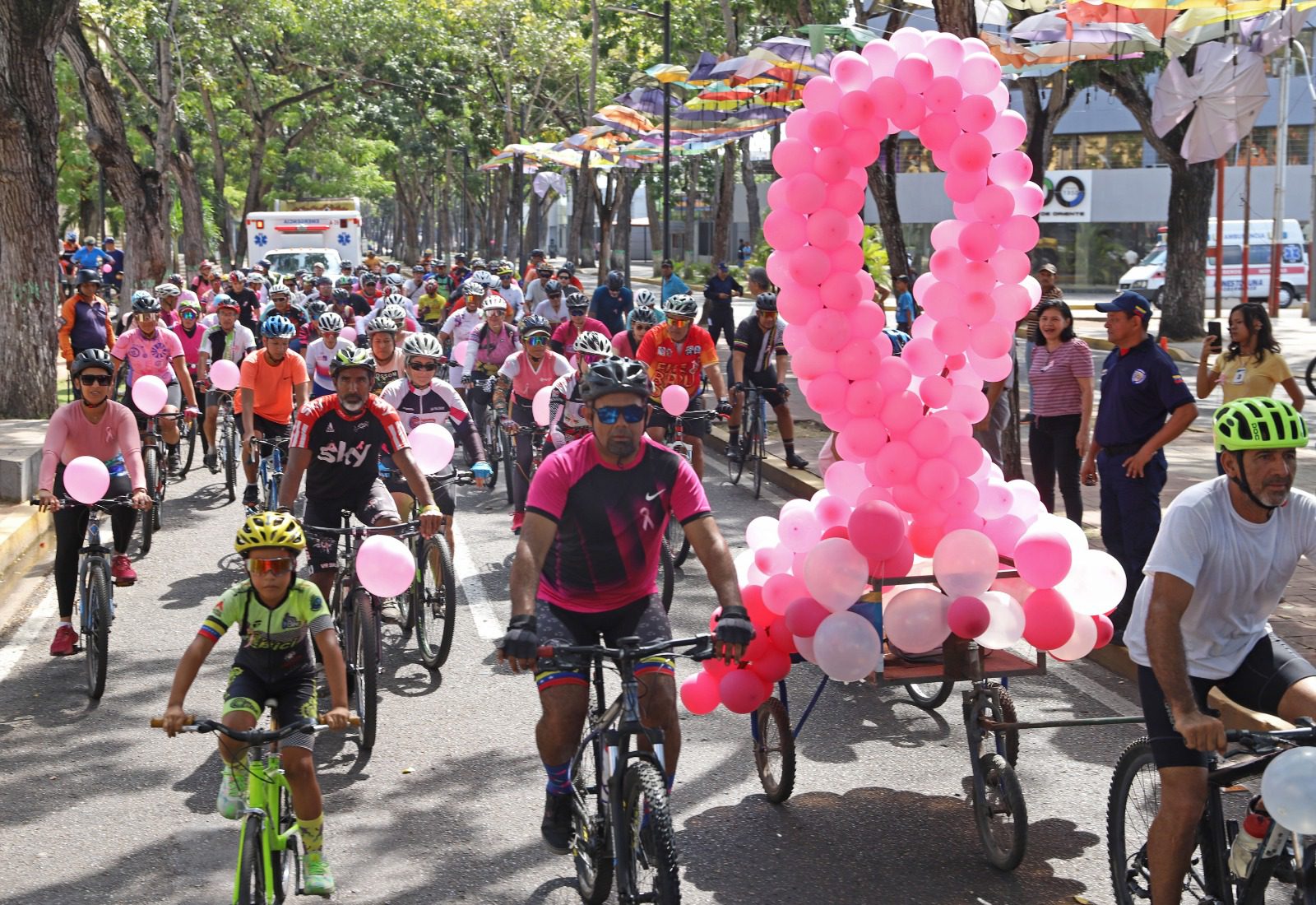 Más de 200 ciclistas en la "Rodada Rosa" de Maturín