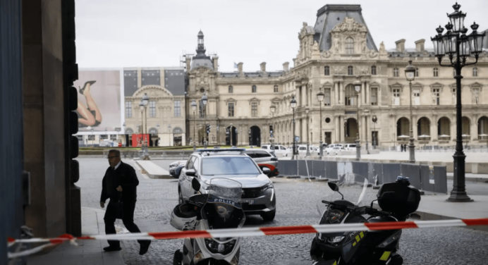 Nueva alerta de bomba obliga la evacuación del Palacio de Versalles por sexta en 8 días