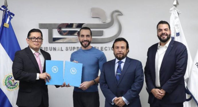 Presidente Nayib Bukele inscribió su candidatura a la reelección en El Salvador