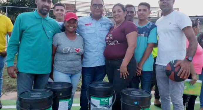 Requena garantiza recuperación de canchas deportivas en Libertador