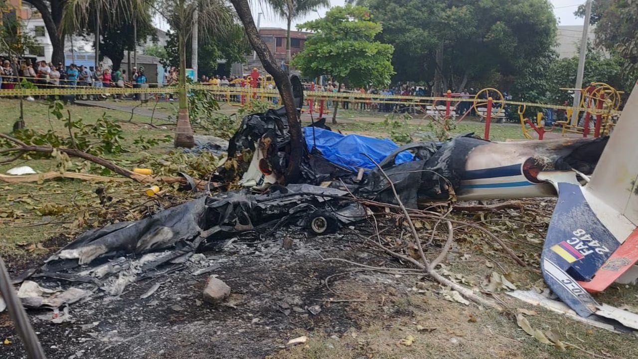 se registra la muerte del piloto de una avioneta de instruccion militar que se estrello en colombia laverdaddemonagas.com photo1696360107