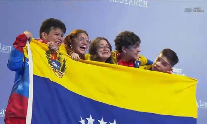 venezuela se titula campeon en mundial de robotica celebrado en singapur laverdaddemonagas.com los 6 zulianos ganadores del mundial de robotica