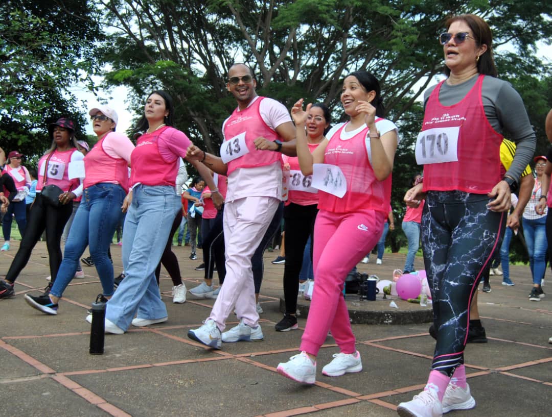 zamora tambien se unio a la lucha contra el cancer de mama laverdaddemonagas.com marcha rosa 3