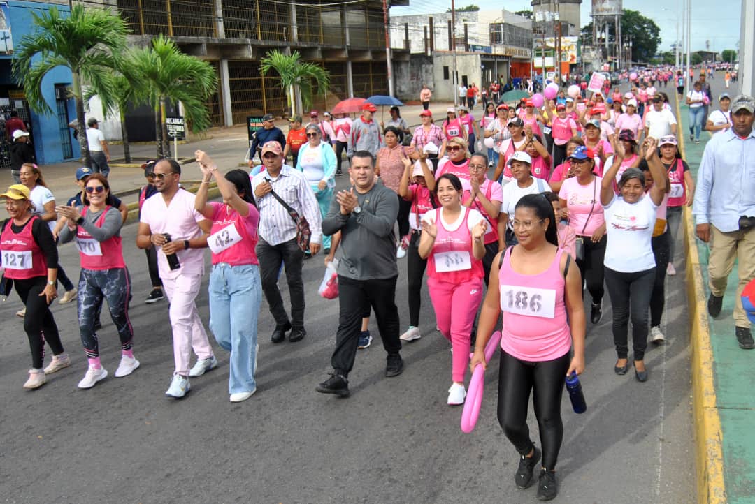 zamora tambien se unio a la lucha contra el cancer de mama laverdaddemonagas.com marcha rosa2