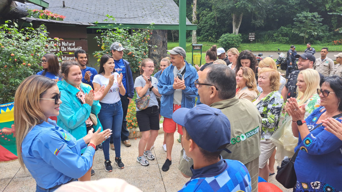 33 turistas polacos