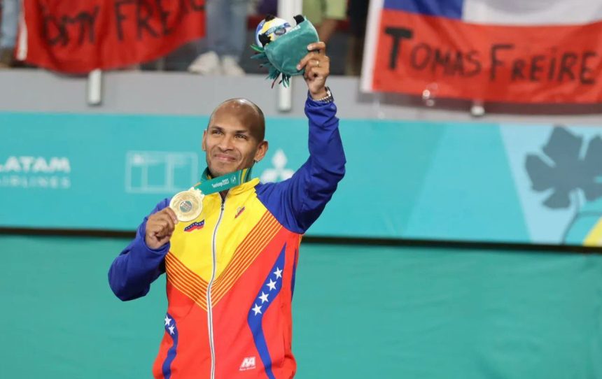 Andrés Madera conquistó la medalla de oro en Santiago 2023