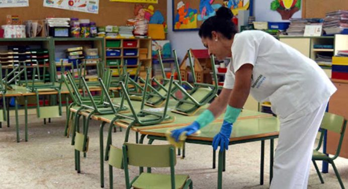 Día del Obrero Educacional: Un aliado de la limpieza y el orden en el plantel educativo