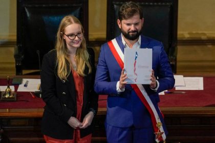 Propuesta de nueva Constitución de Chile recibe presidente Boric