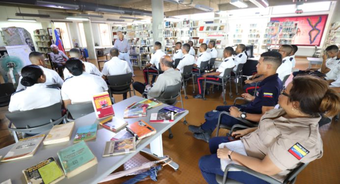 Intelectuales realizan conversatorio sobre El Esequibo