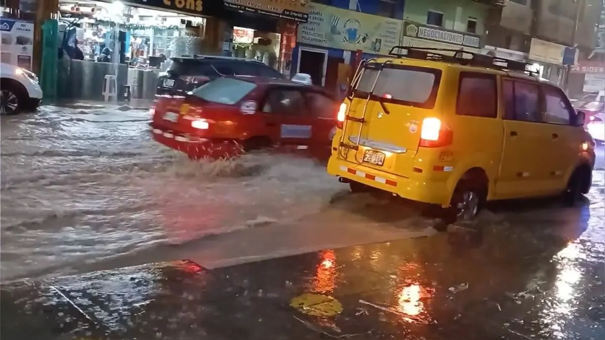 Más de 100 damnificados por intensas lluvias en Perú