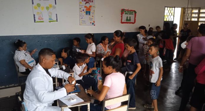 Médicos de Aguasay realizan jornada asistencial en Boca de Tonoro y la Unefa