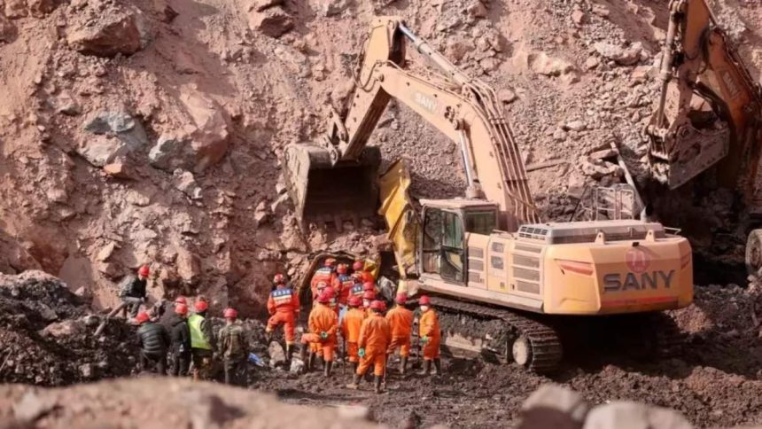 Mueren 11 trabajadores en mina de carbón en China