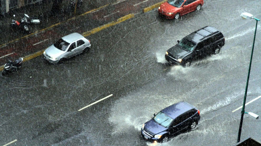  fuertes lluvias y ráfagas de viento 