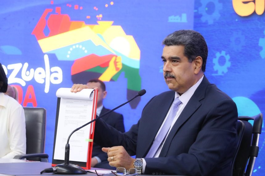 Presidente Nicolás Maduro prepara Plan Económico 2024-2026