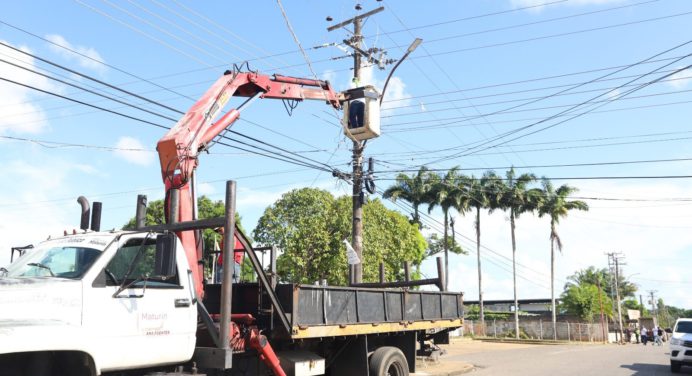 Realizan mantenimiento del sistema eléctrico en La Puente