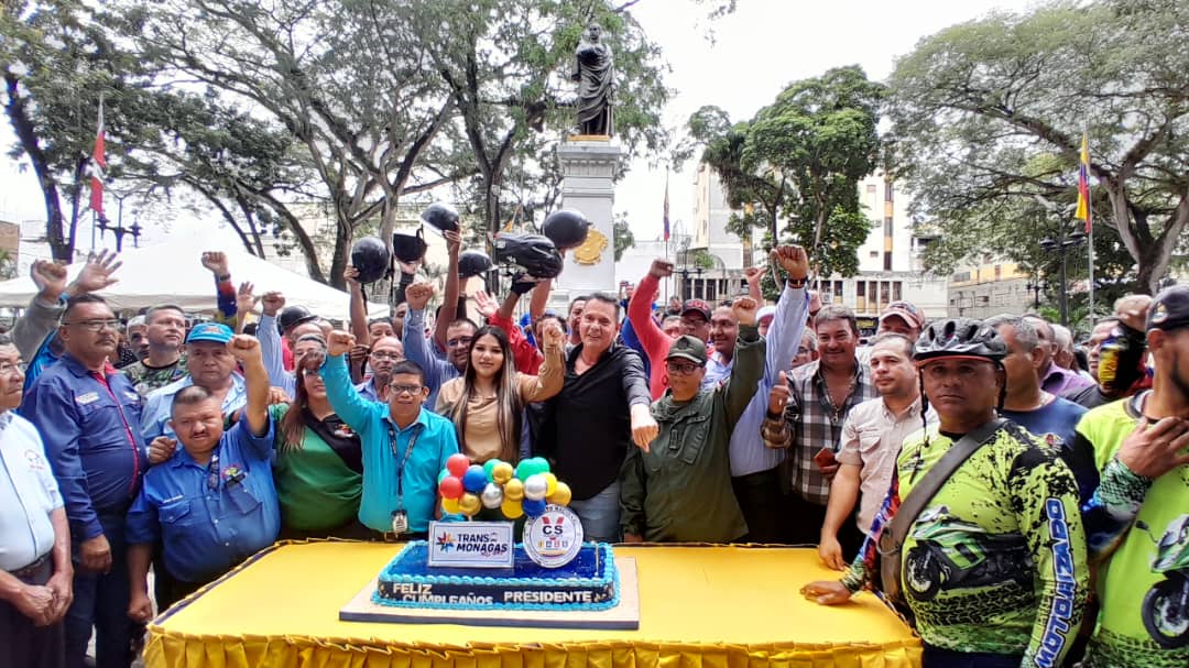 transportistas en su dia ratificaron su compromiso con la patria laverdaddemonagas.com torta