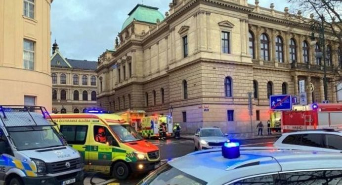 Tiroteo deja 15 muertos y 25 heridos en campus universitario en Praga