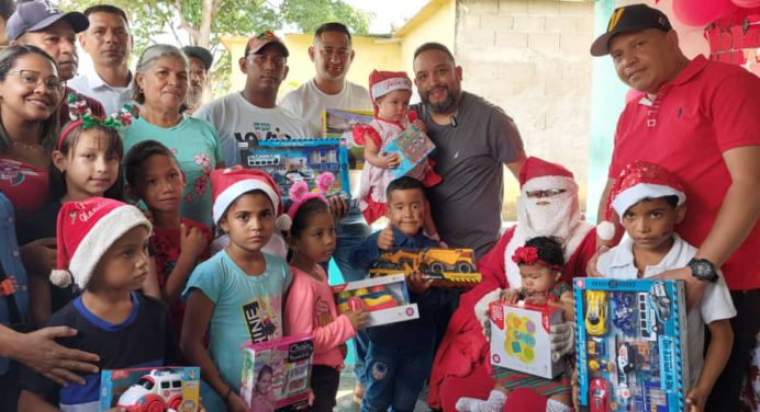 Alcalde Daniel Monteverde entrega más de 10 mil juguetes a niños de Cedeño