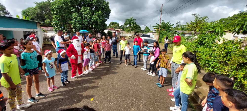 alcalde daniel monteverde entrega mas de 10 mil juguetes a ninos de cedeno laverdaddemonagas.com juguetes2323