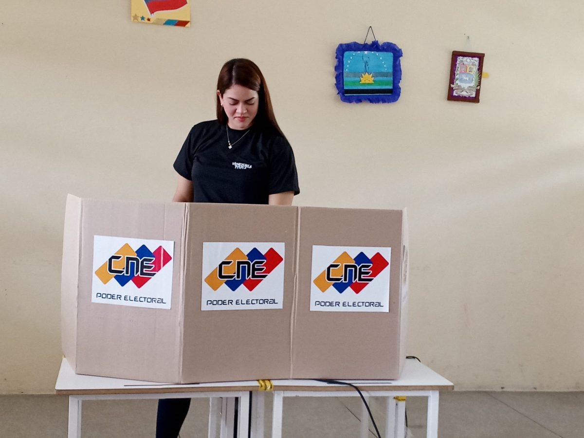alcaldesa ana fuentes invito a sufragar en el referendo desde el liceo simon bolivar laverdaddemonagas.com ana fuentes 2