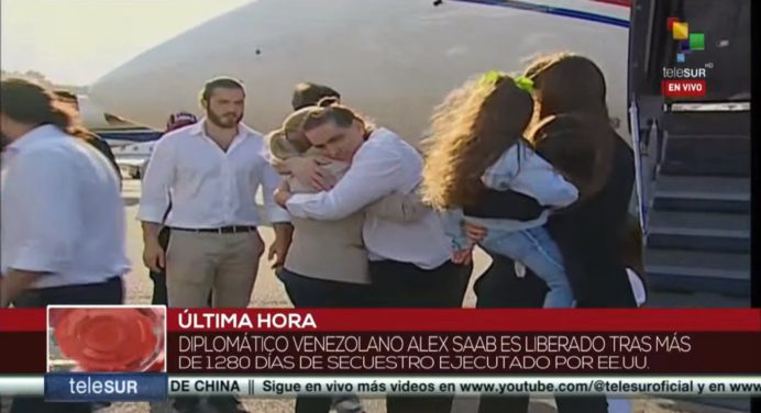 Alex Saab llegó a Venezuela. Jorge Rodríguez y Cilia Flores lo reciben en Maiquetía