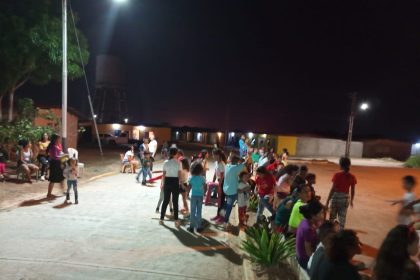 Consejo comunal y líderes del Clap organizan compartir navideño para niños del Complejo Paramaconi