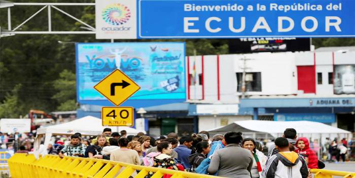 Venezolanos llegan masivamente a Ecuador