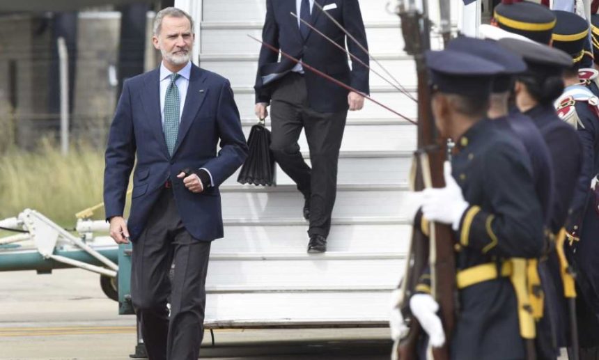 Rey de España llega a Argentina para investidura de Milei
