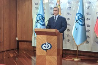 Fiscal ordena aprehensión de 14 opositores