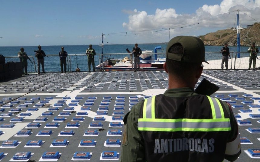 Venezuela y Francia interceptan embarcación