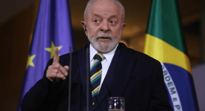 Nueva ley de pesticidas en Brasil es sancionada por Lula con algunos vetos
