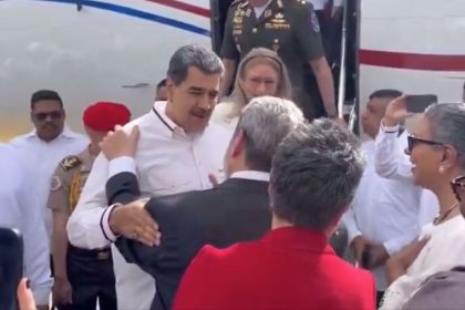 Presidente Nicolás Maduro arriba a San Vicente y las Granadinas para reunión sobre el Esequibo