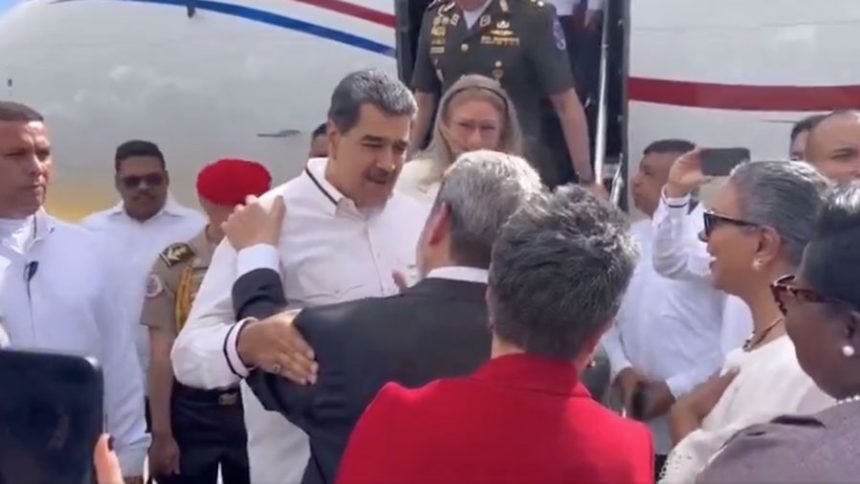 Presidente Nicolás Maduro arriba a San Vicente y las Granadinas para reunión sobre el Esequibo