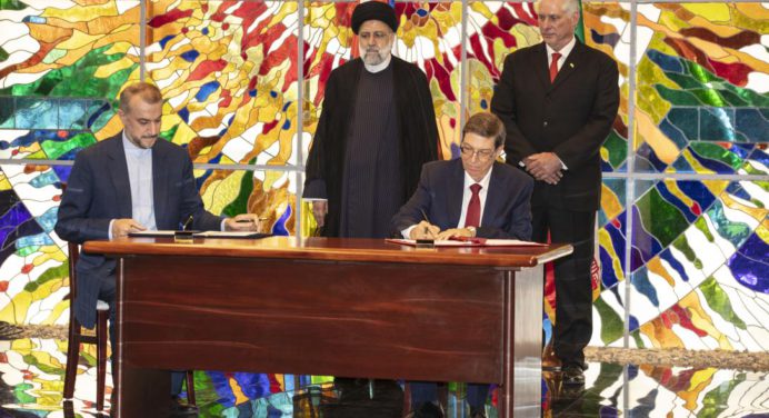 Presidentes de Irán y Cuba firman acuerdos de cooperación