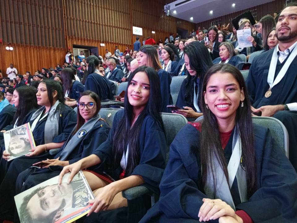 UBV graduó 321 profesionales en distintas áreas 3 ubv graduo 321 profesionales en distintas areas laverdaddemonagas.com paola bermudez