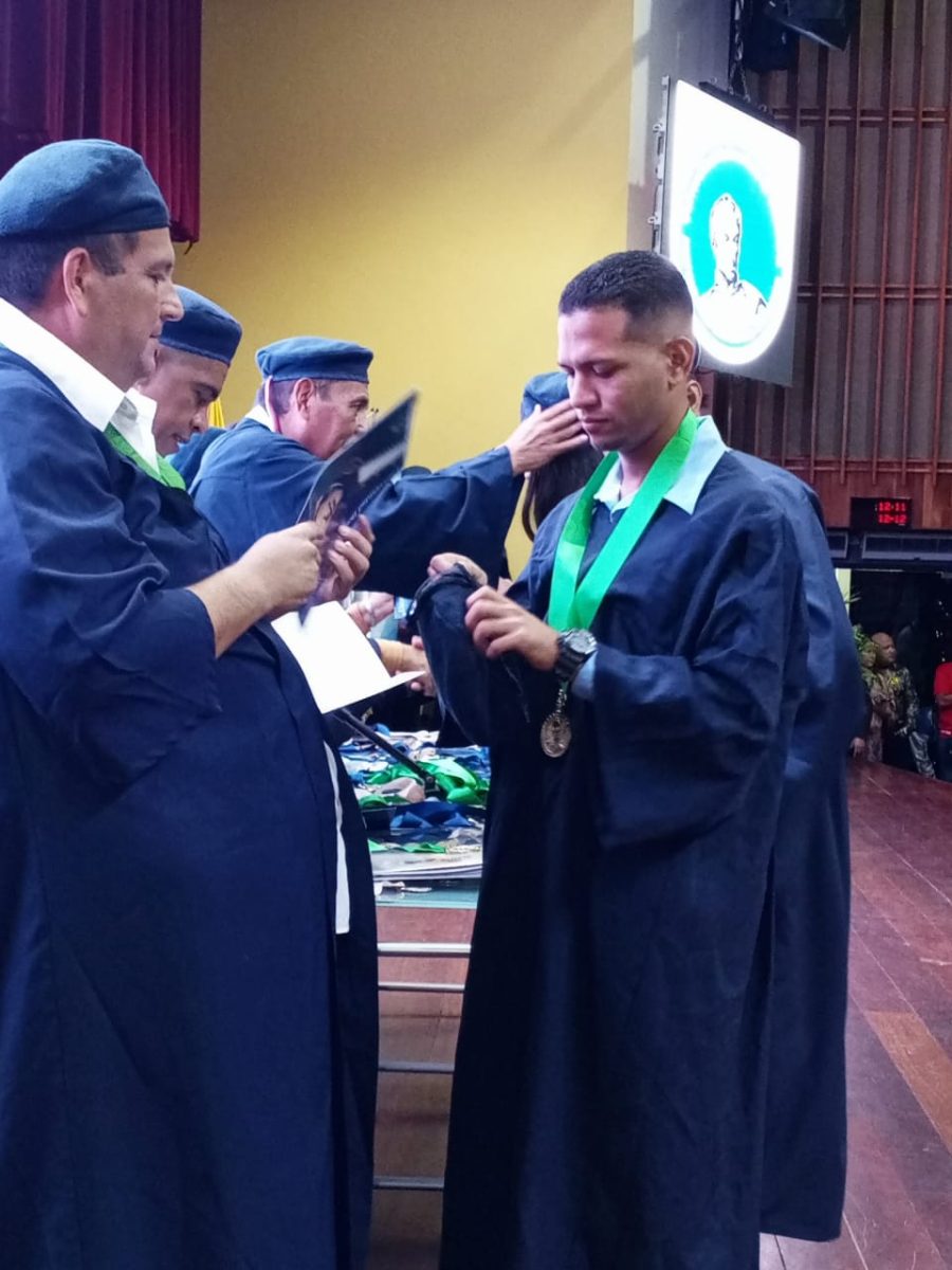 UBV graduó 321 profesionales en distintas áreas 7 ubv graduo 321 profesionales en distintas areas laverdaddemonagas.com whatsapp image 2023 12 12 at 4.07.04 pm