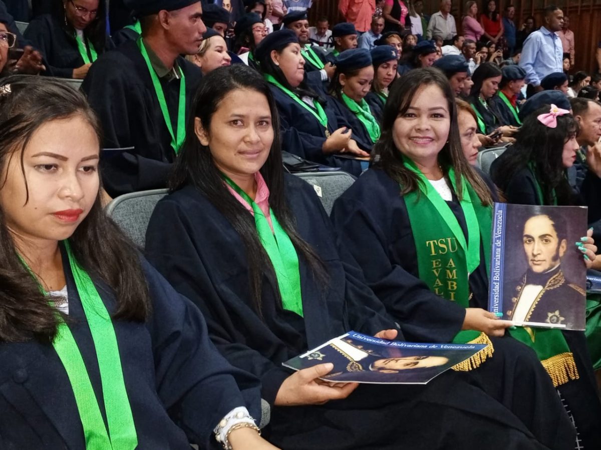 UBV graduó 321 profesionales en distintas áreas 8 ubv graduo 321 profesionales en distintas areas laverdaddemonagas.com whatsapp image 2023 12 12 at 4.07.05 pm