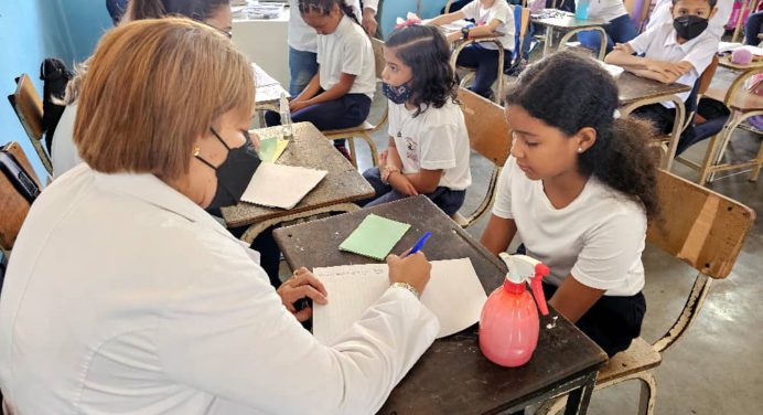 Alumnos de la Vicente Salias recibieron atenciones a través de “Salud va a la Escuela”