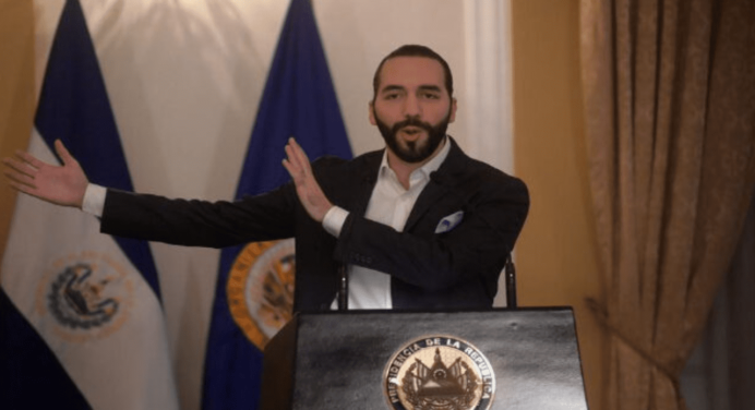 Bukele criticó la respuesta a la ola de violencia en Ecuador «no es soplar y hacer botellas»