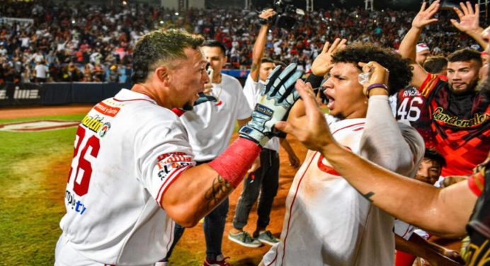 Cardenales de Lara barrió a Bravos y está en la final de la LVBP