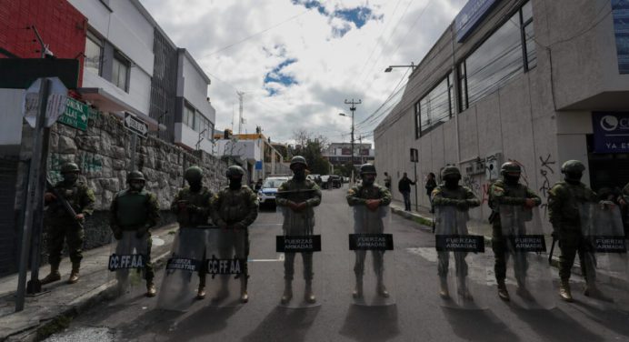 Detienen a más de 300 terroristas en Ecuador